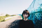 CLOW、初弾き語りアルバム『やさがし』から勝又悠監督MV「プリーズ・フィクション」公開。11月23日にはワンマンライブ開催決定