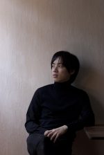 AKIRA OGAWA、ピアノアンビエントアルバム『On [穏]』10月13日発売決定。10/6には画家・日高理恵子とトークイベントも