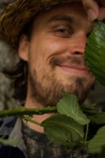 Peter Broderick、5年ぶりのボーカルアルバム『Blackberry』発売決定。”家族”をテーマにしたベッドルーム・フォーク・ポップ