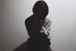 宗藤竜太、2ndアルバム『magenta』4月7日リリース。繊細な息遣いや感情の機微を鮮明に切り取る。先行曲「百日紅」リリックビデオ公開