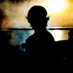 Voile、1stアルバム『Resurrections』8月31日リリース。映画「白と黒の同窓会」などの劇伴音楽も手がける電子音楽家
