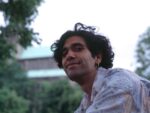 Isik Kural、予期せぬ録音のループから作られた魅惑的な新作EP『peaches』リリース。MV「lo si aspetta (live)」公開